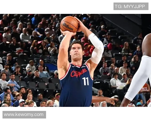 布鲁克洛佩斯：从篮球新星到NBA顶尖中锋的辉煌之路